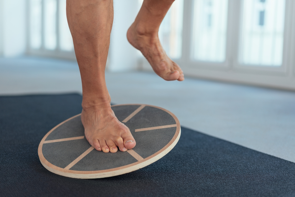 https://www.bsrphysicaltherapy.com/files/Ankle-balance-board.jpg